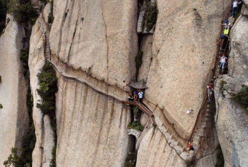 华山跳下悬崖视频,挑战极限的壮丽瞬间