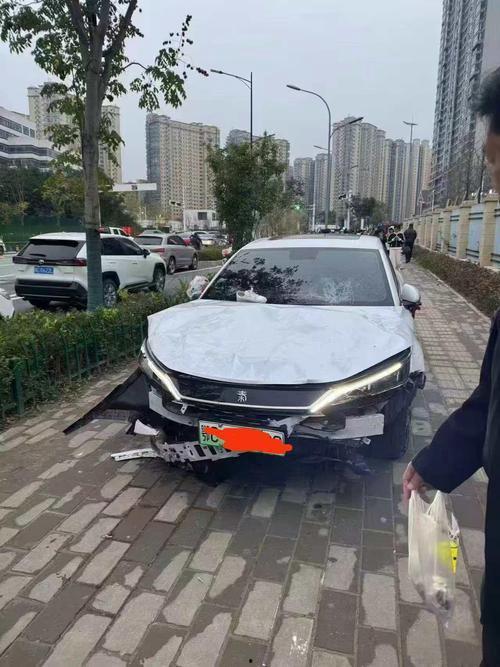 汽车事故视频集锦高清,惊心动魄！高清还原汽车事故现场集锦