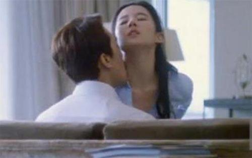 床上大尺度舌吻视频